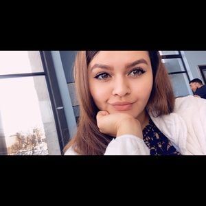 Meet your Posher, Alejandra